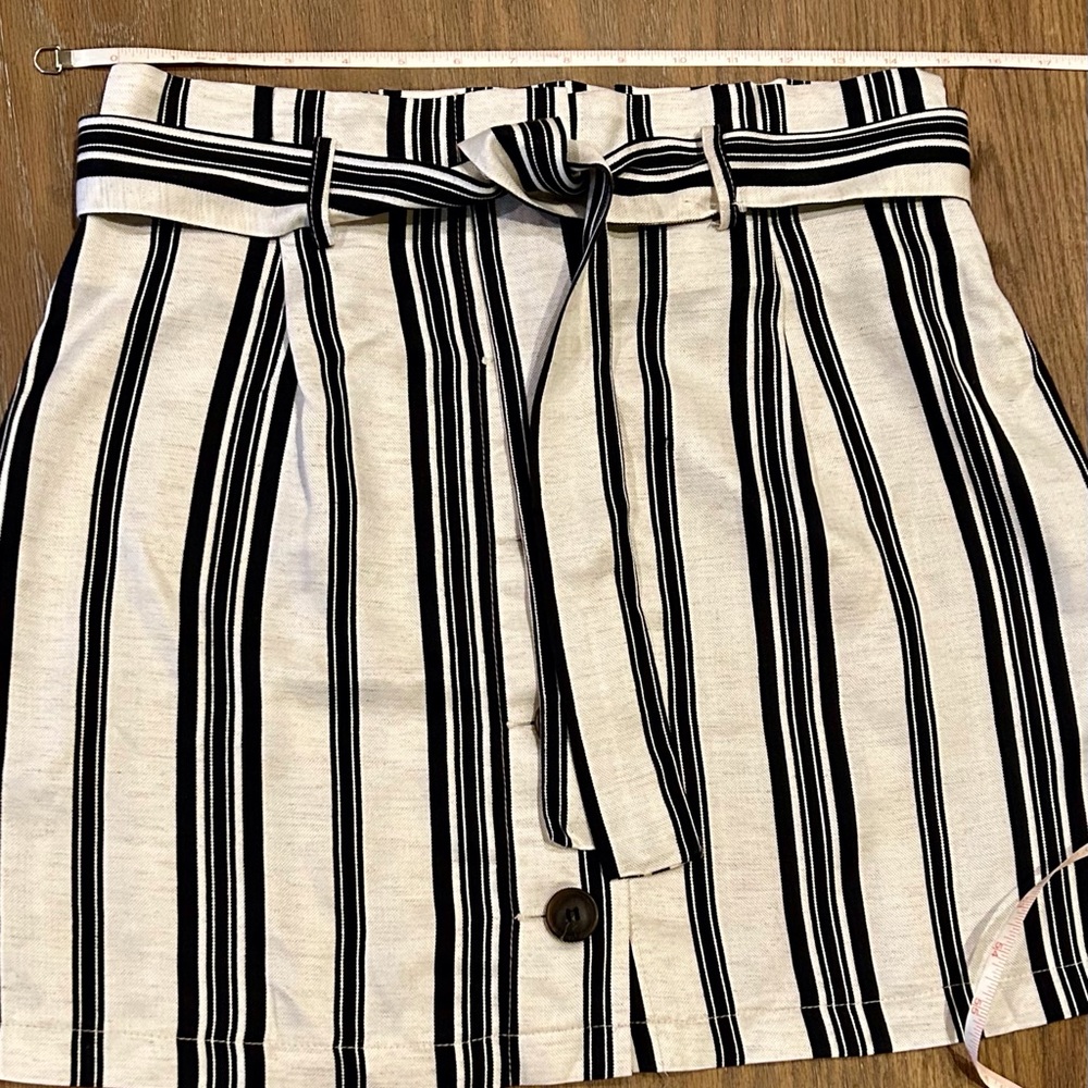 Topshop. Very cute paperbag waist with belt - Picture 4 of 5